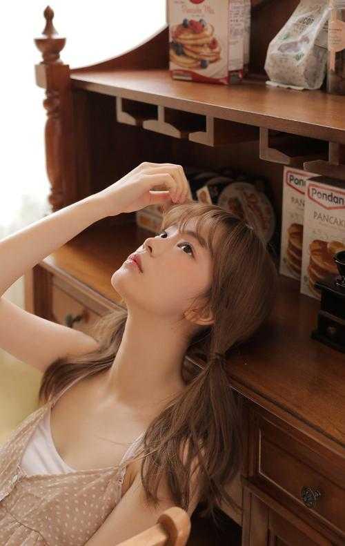遥看草色近却无天街小雨润如酥