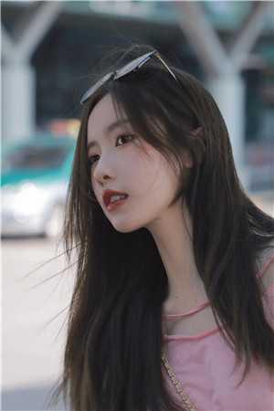 映雪苦读的主人公是谁